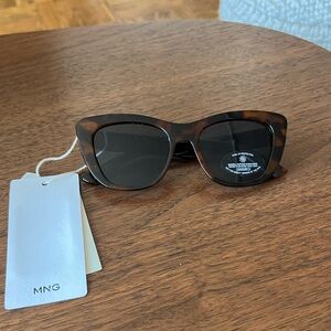 NWT. Mango Cat Eye Sunglasses in chocolate.